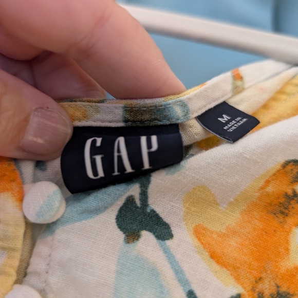 GAP Top - Picture 3 of 5